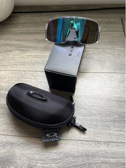 Oakley men sunglasses