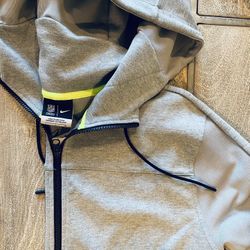 Nike NFL Team Apparel *On Field Collection* Men’s Large Limited Edition