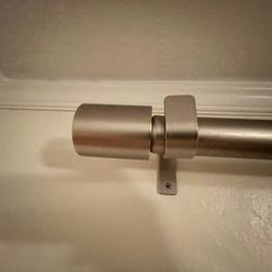 Adjustable 5-7’ Curtain Rods + Hardware