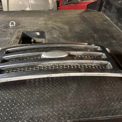2005-2007 Ford F250 F350 grill