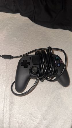 PS4 controller