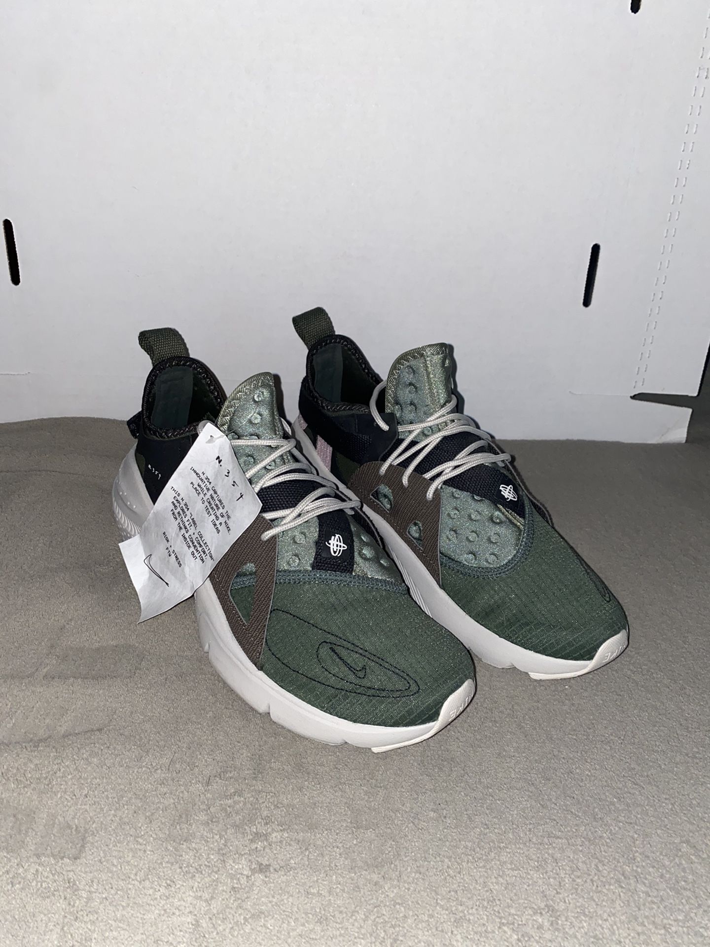 Nike Huarache N354 Olive Green: Sz10