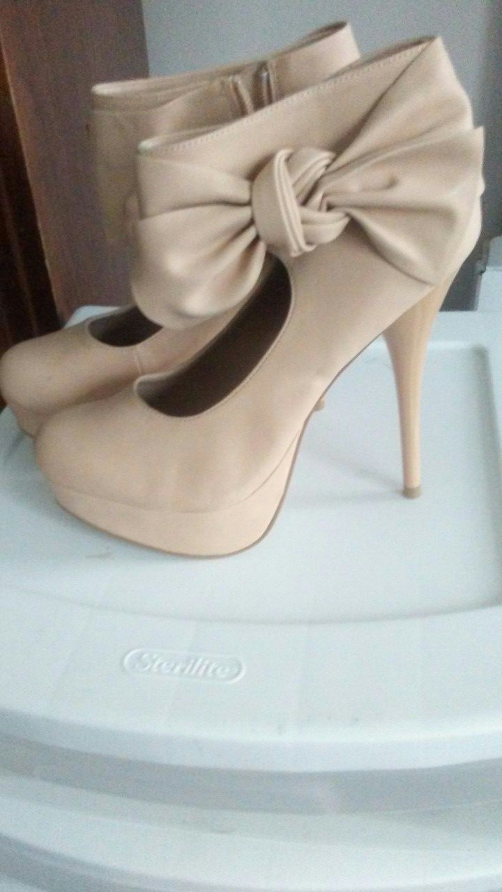 Heels size 7