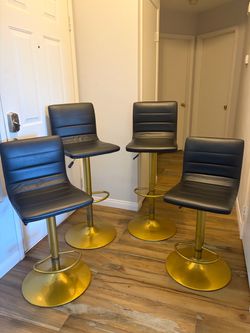 Set of 4 Adjustable Bar Stools