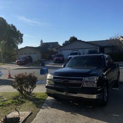 2001 Chevy Silverado With A 04 Front End