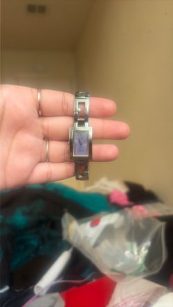 Gucci Women's Silver Bracelet Watch