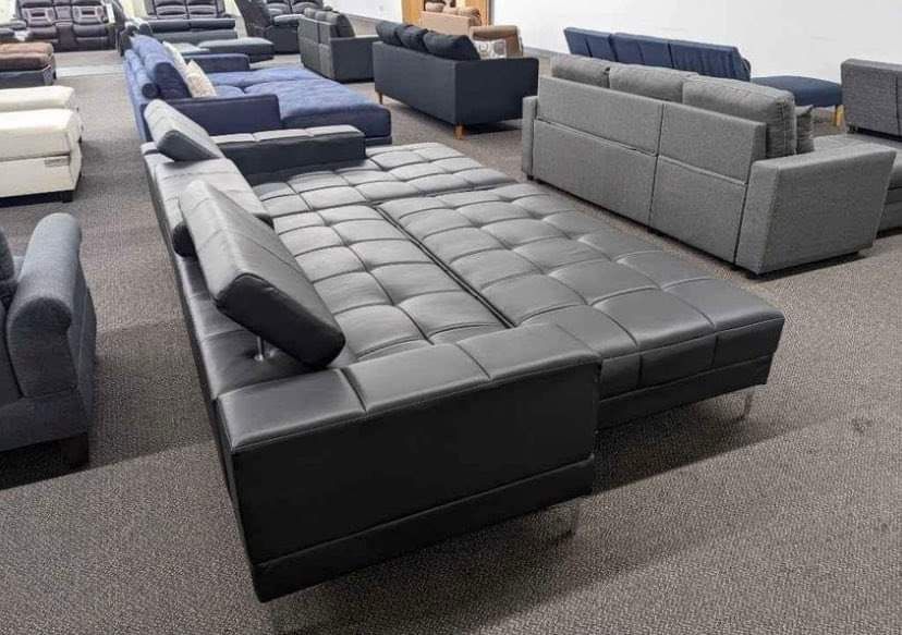 New Sectional Couch w/Cocktail Ottoman! Financing Available!