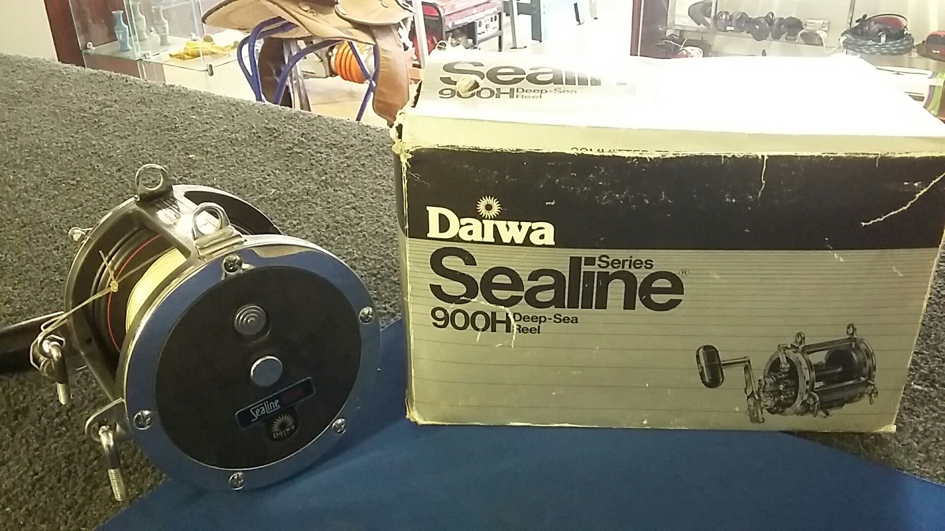 Daiwa sealine series 900H deep sea reel.