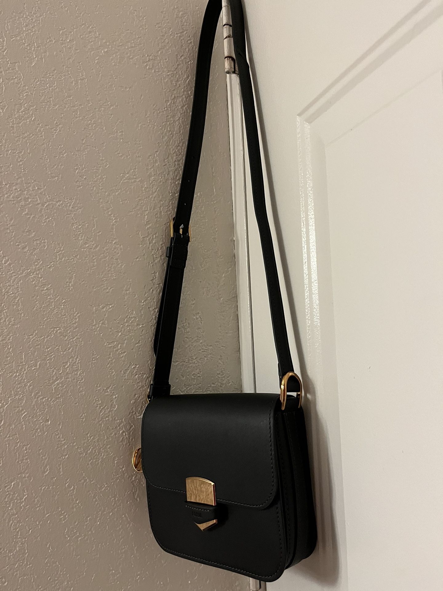 Fossil Classic Leather Crossbody Bag