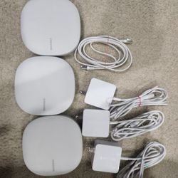 Samsung Connect Home Mesh Wi-Fi router and SmartThings hub