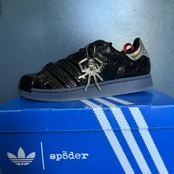 Sp5der Black Adidas Superstar Size 8.5 Mens