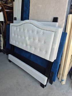 Full size bed frame, in very good condition