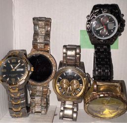 Lot of Watches / AS IS lot 60.00$