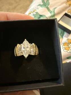 14k Size 7 Engagement Ring 