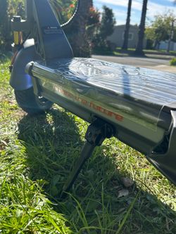 CUNFON Electric Scooters – Amazon Return Special!  We operate a large U.S. warehouse and are offering a limited number of CUNFON electric scooters at 