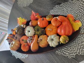 Beautiful Fall boat decor
