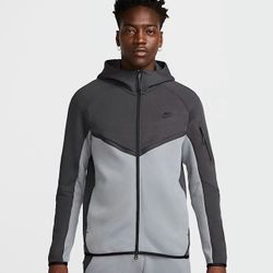 NIKE Tech (Gray)