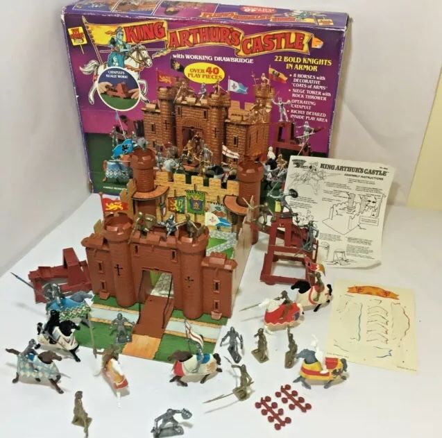 VINTAGE KING ARTHUR'S CASTLE PLAY SET 1991 MADE FROM OLD MARX MOLDS