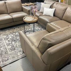 Beautiful Leather Sofa Loveseat And Chair New 