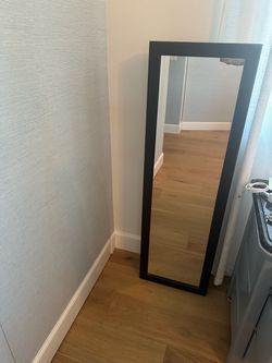 Mirrored jewelry wall hanging cabinet