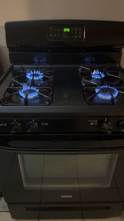 Black Kenmore Stove