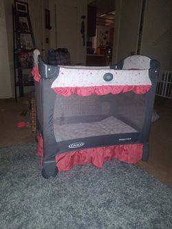 Graco TRAVEL CRIB NEW