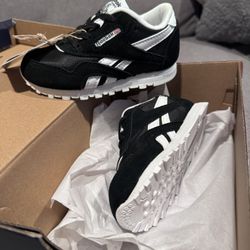 Reeboks (7-Kids) NEW NEVER USED 