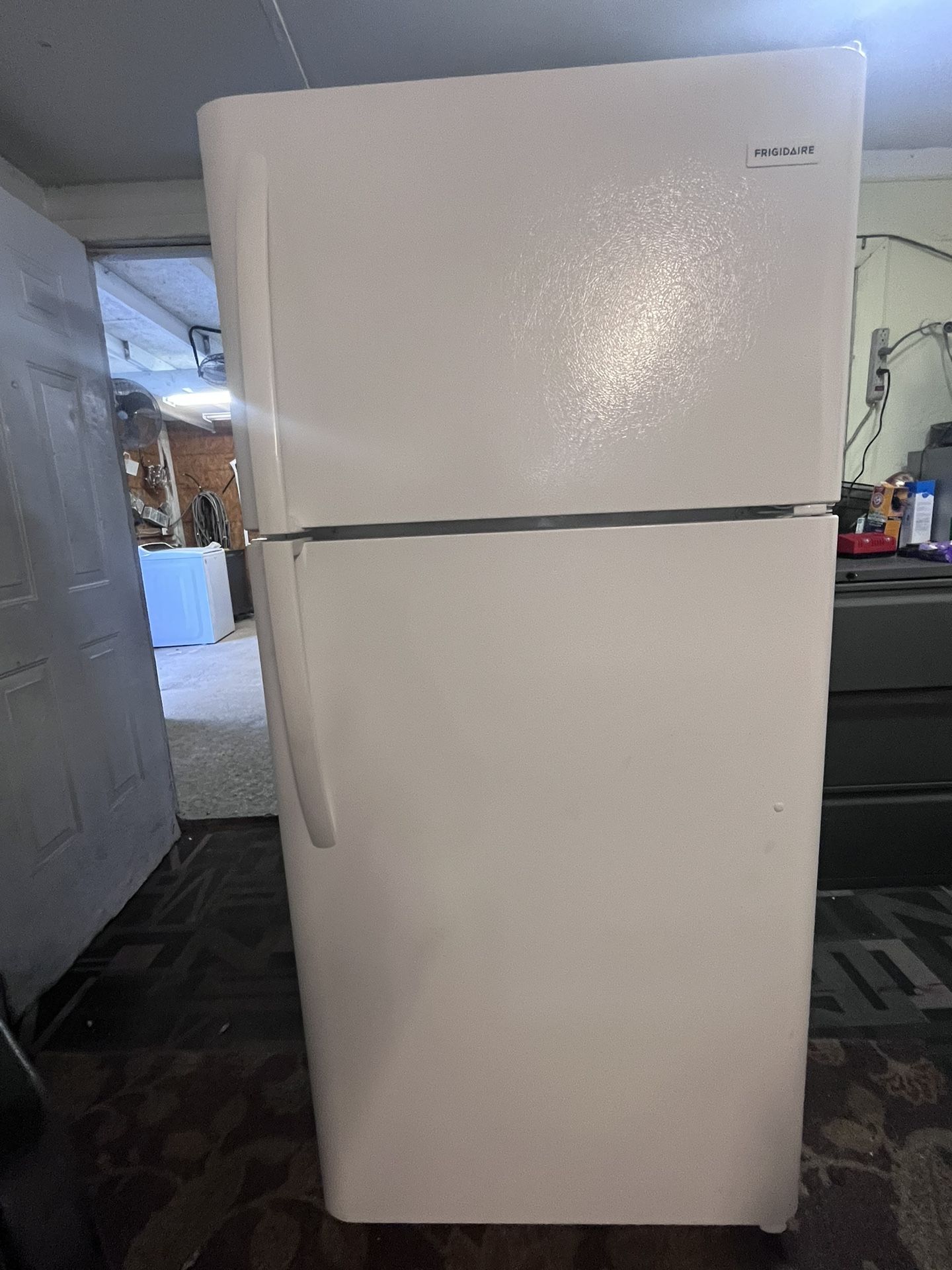 Frigidaire Refrigerator Top Mount 