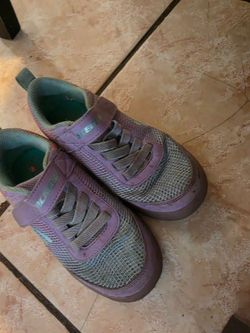 Girls shoes