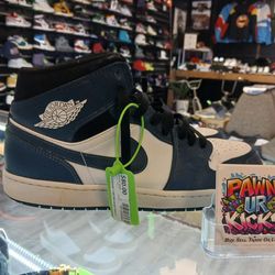 Jordan 1 Mid
"Armory Navy" - #554724 411- SIZE 11