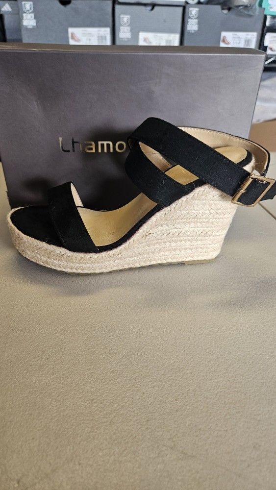 New In Box Women's Wedge 8.5