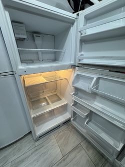 Whirlpool Refrigerator 66Hx30W