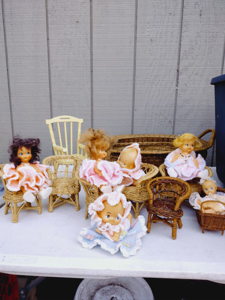 Miniature Wicker Furniture and Dolls