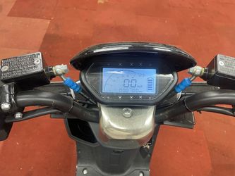 Electric Scooter Handlebar and Digital Dashboard