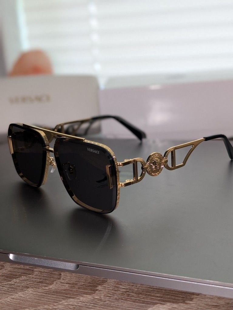 Versace Shades / New / No Lowball