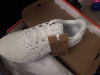 Nike running shoes 9.5 new
