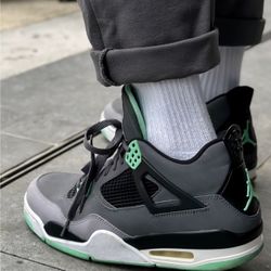 Jordan 4 green glow size 11 ds 