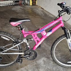 Mongoose 21 Speed Mountain Bike 24" Wheels