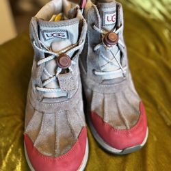 Boy Ugg Snow Boots size 4Youth 