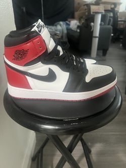 Jordan 1 Black Toe Size 9.5