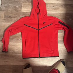 Red Nike Tech 