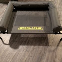Arcadia trail Dog bed (New)