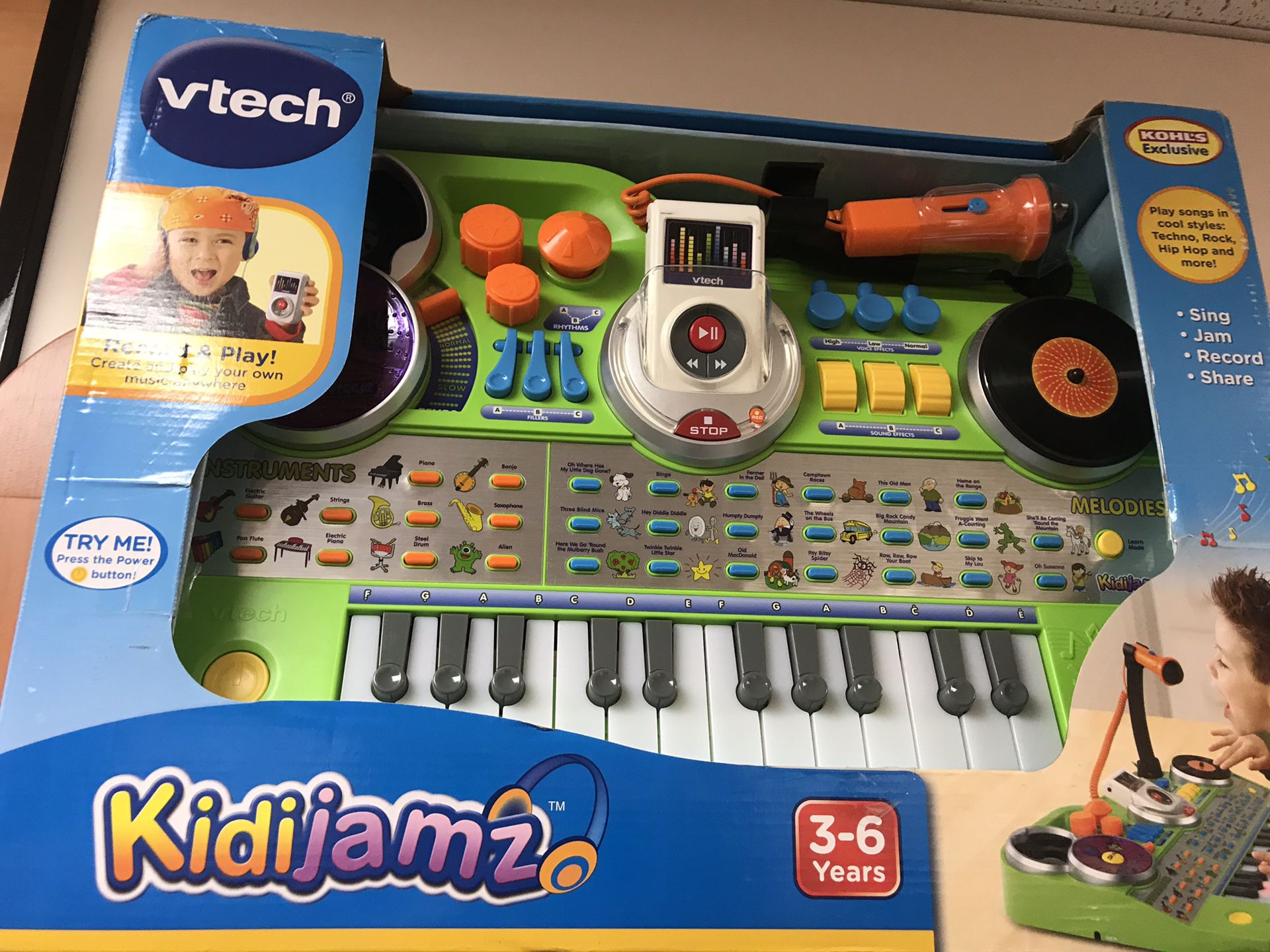 New Kidijamz Studio keyboard piano Microphone Music Recorder MP3 player.