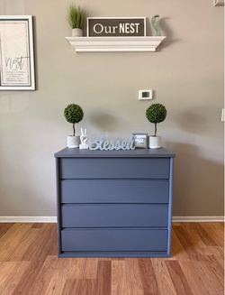 ✨🩶Beautiful solid dresser🩶✨