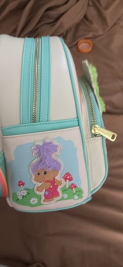 Trolls lounge fly backpack
