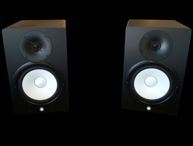 Yamaha HS8 Studio monitor speaker
