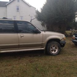 Ford Explorer 