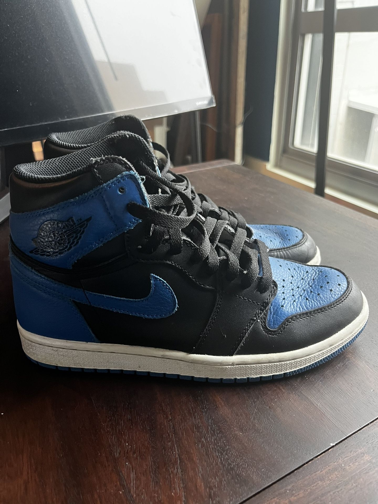 Only $75 Great Deal!!Air Jordan 1 Retro OG 'Royal
