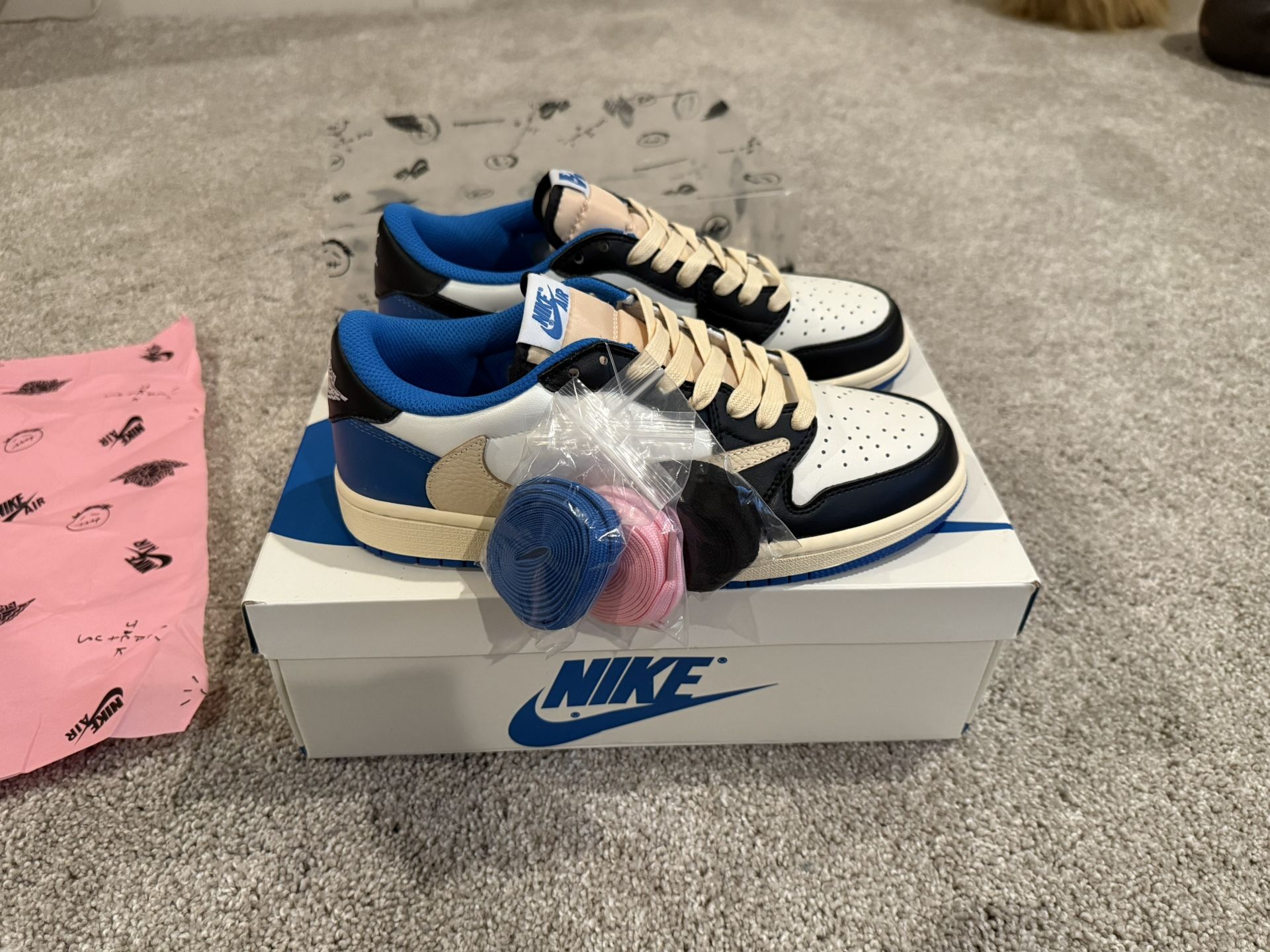 Travis Scott Air Jordan 1 Low Men’s Size 9.5