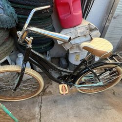 Two Beach Cruiser Bike Bicycles California Low Rider Fixie